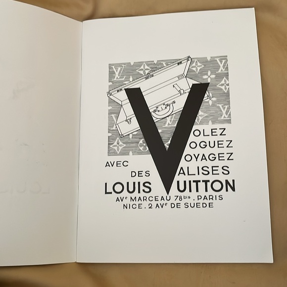 LTD EDITION Exhibiton Louis Vuitton New York program and pin - Picture 3 of 6